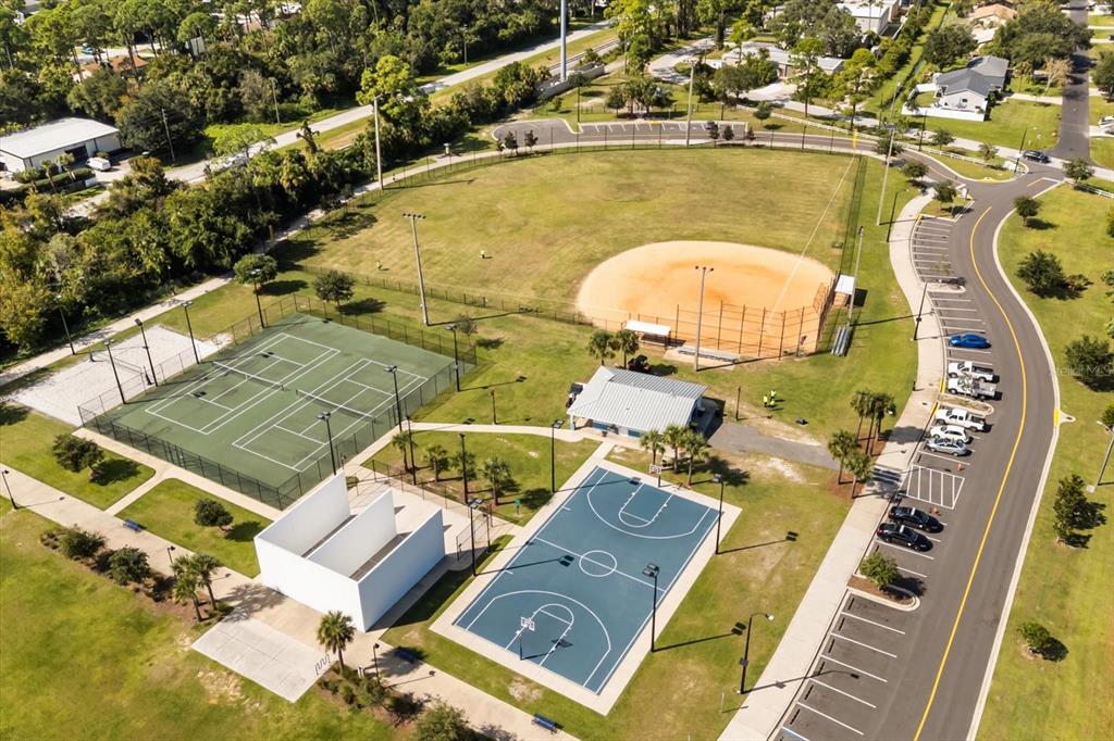 307 Sunset View Drive Edgewater, FL 32141 - Photo 40 of 44 an aerial view of a swimming pool
