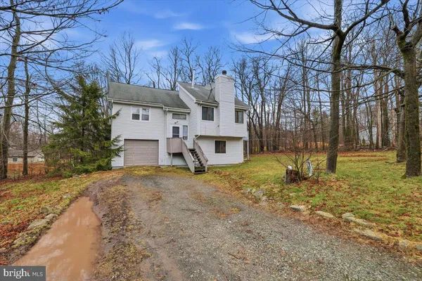 $229,900 | 186 Thornapple Lane, Tobyhanna, PA 18466