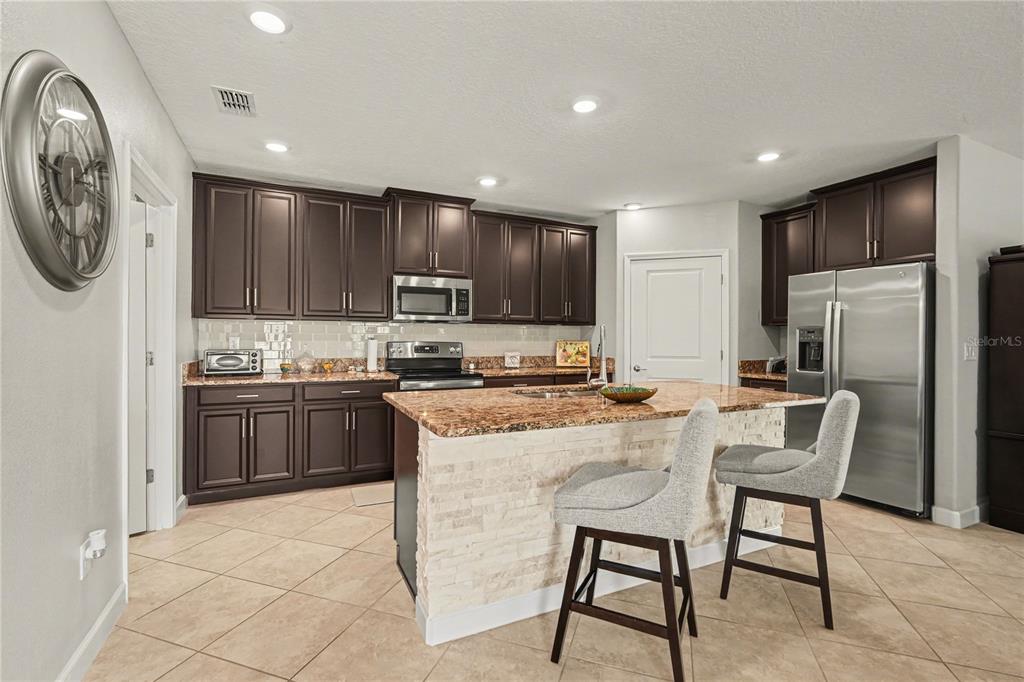 10231 Echo Dock Loop San Antonio, FL 33576 - Photo 3 of 92