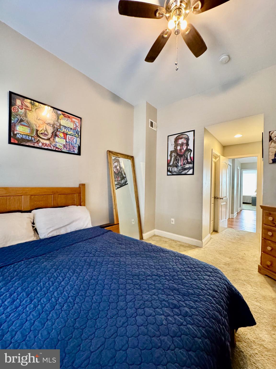 1019 West Fayette Street Baltimore, MD 21223 - Photo 21 of 29 a view of a livingroom with a workspace
