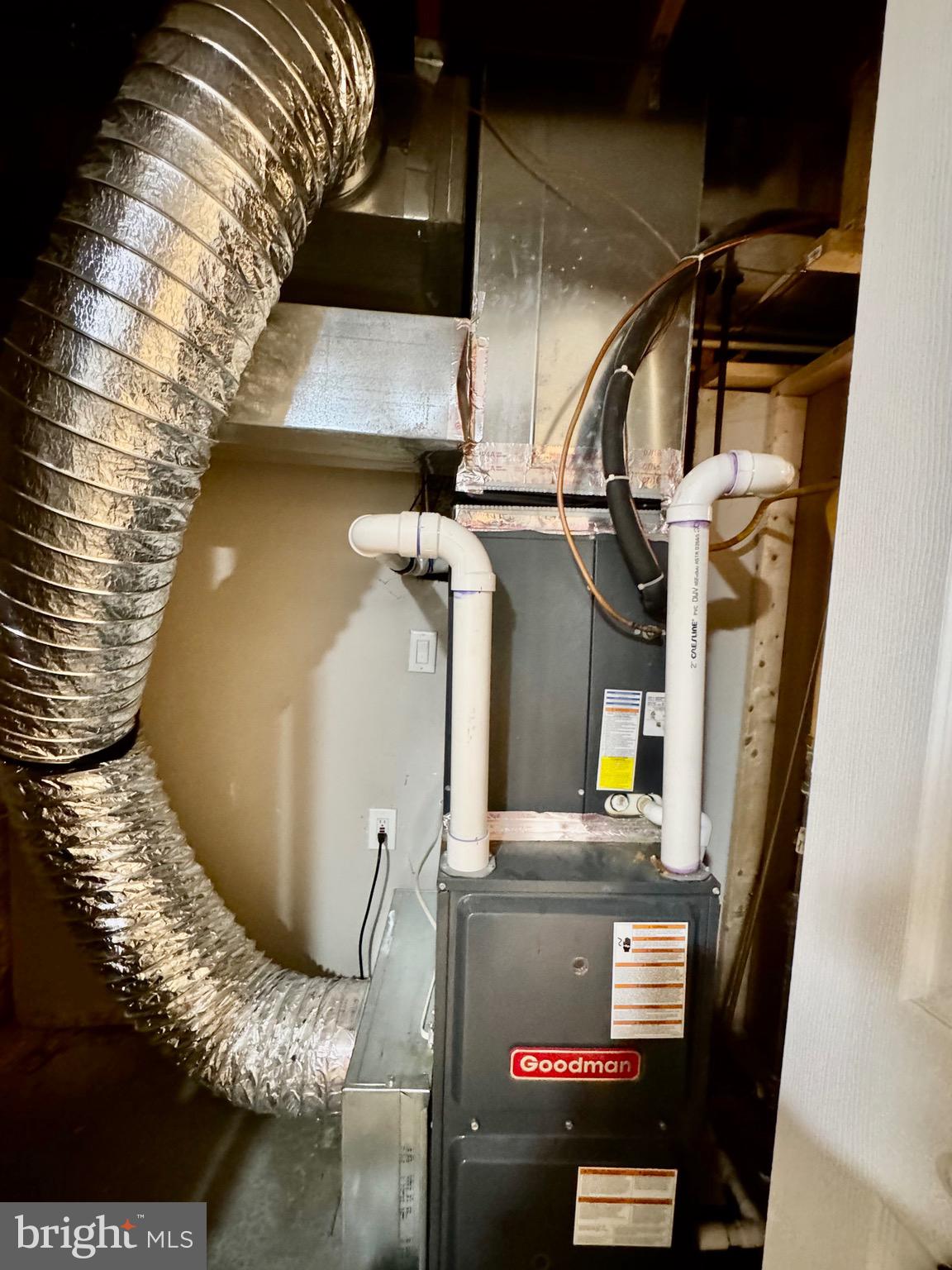 1019 West Fayette Street Baltimore, MD 21223 - Photo 26 of 29 a view of entryway