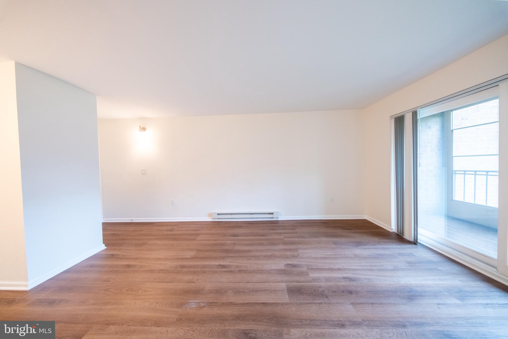 15210 Elkridge Way, Unit 912J Silver Spring, MD 20906 - Photo 11 of 35 Living room
