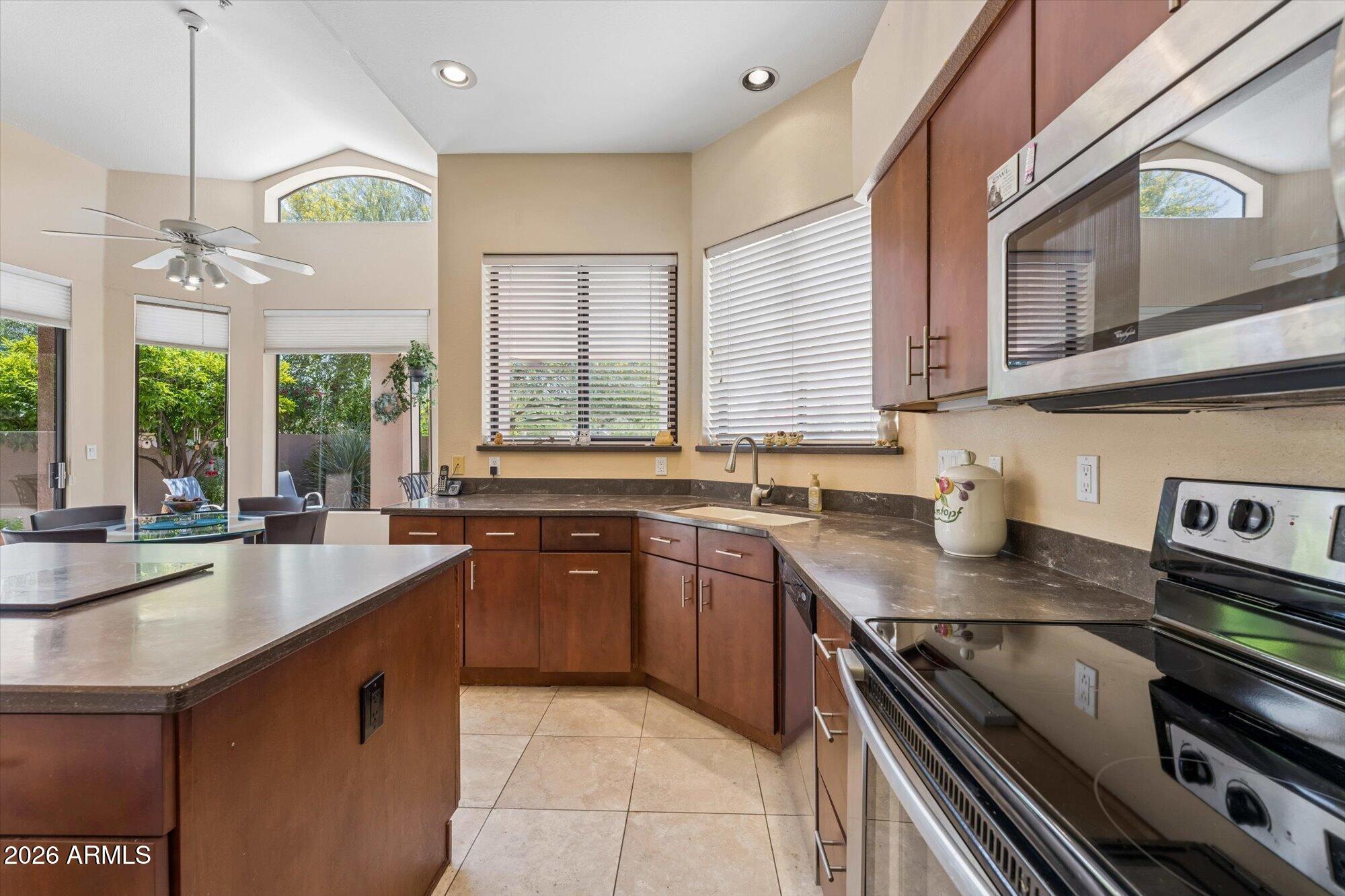 7740 East Gainey Ranch Road, Unit 49 Scottsdale, AZ 85258 - Photo 12 of 31 Kitchen