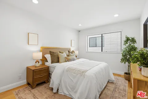 $1,890,000 | 234 South Tower Drive, Unit 3, Beverly Hills, CA 90211