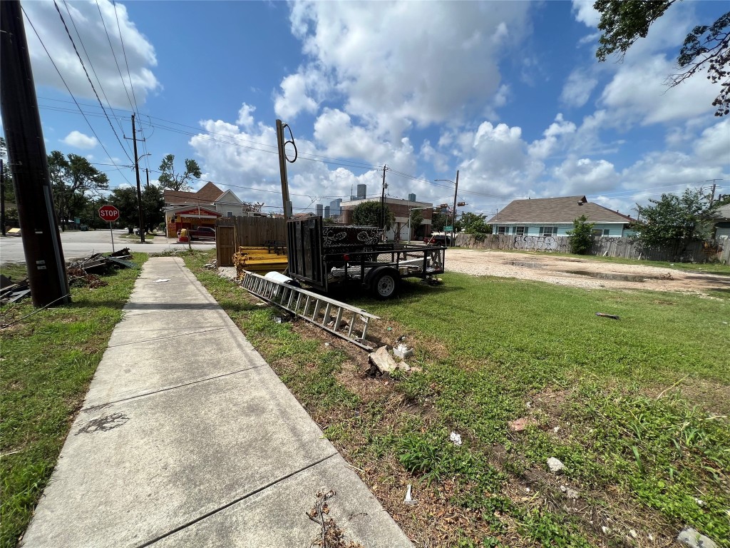 0 Everett Street Houston, TX 77009 - Photo 2 of 5 a view of a park with many windows