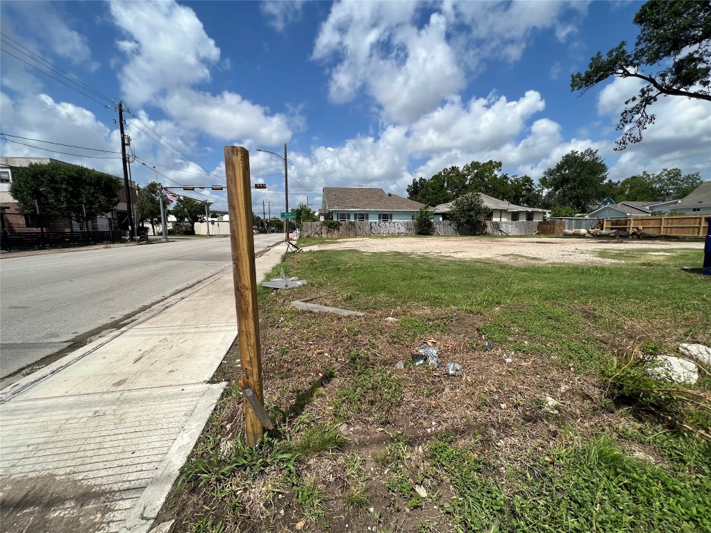 0 Everett Street Houston, TX 77009 - Photo 4 of 5 a view of a street with a building