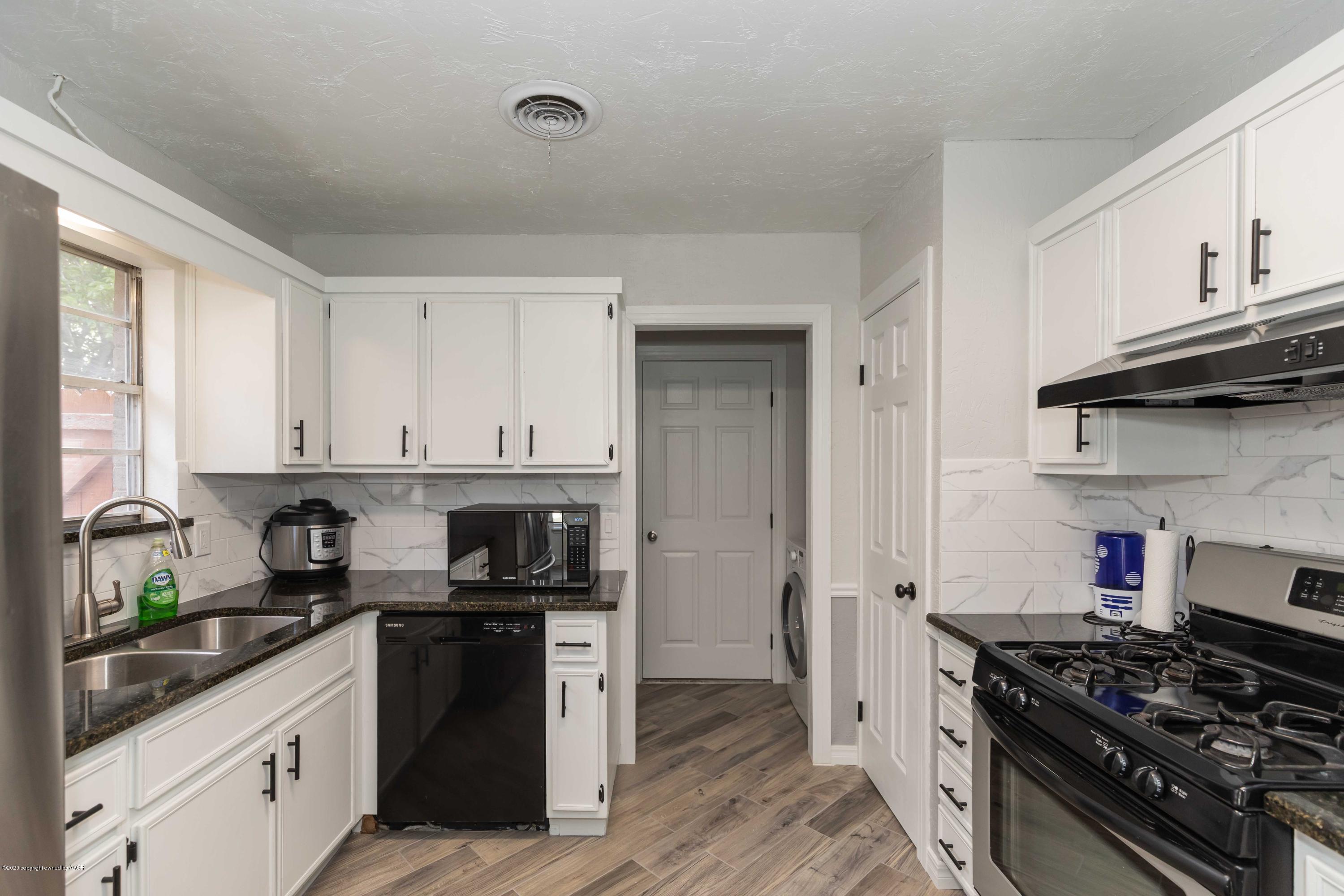 5204 Susan Drive Amarillo, TX 79110 - Photo 12 of 34 KITCHEN VIEW 2