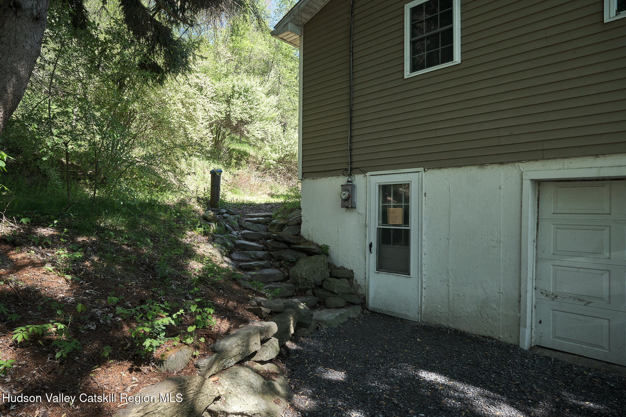 2226 County Rte 27 Hudson, NY 12534 - Photo 26 of 30 a backyard of a house with lots of green space