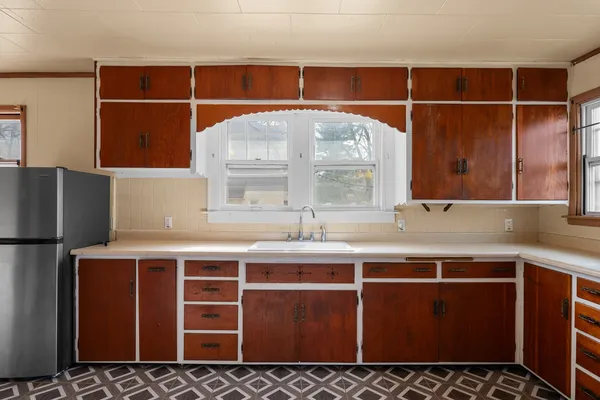 $110,000 | 3940 12th Street, Rock Island, IL 61201