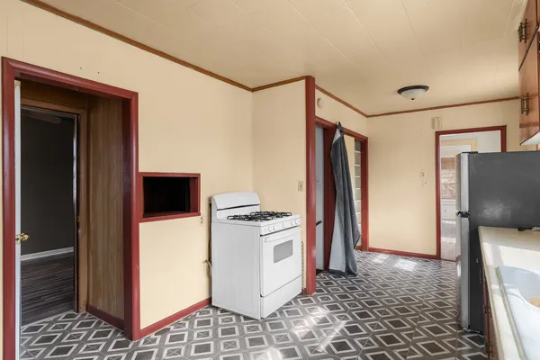 $110,000 | 3940 12th Street, Rock Island, IL 61201