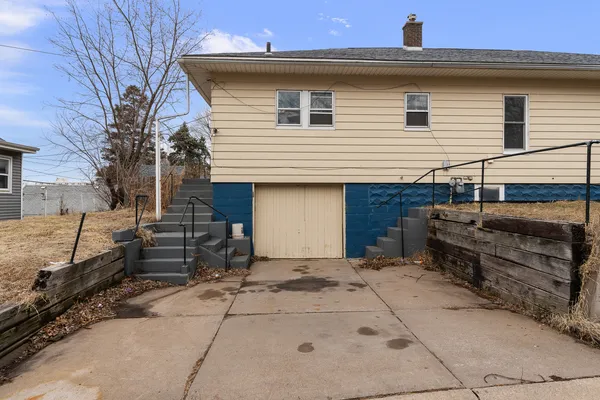 $110,000 | 3940 12th Street, Rock Island, IL 61201