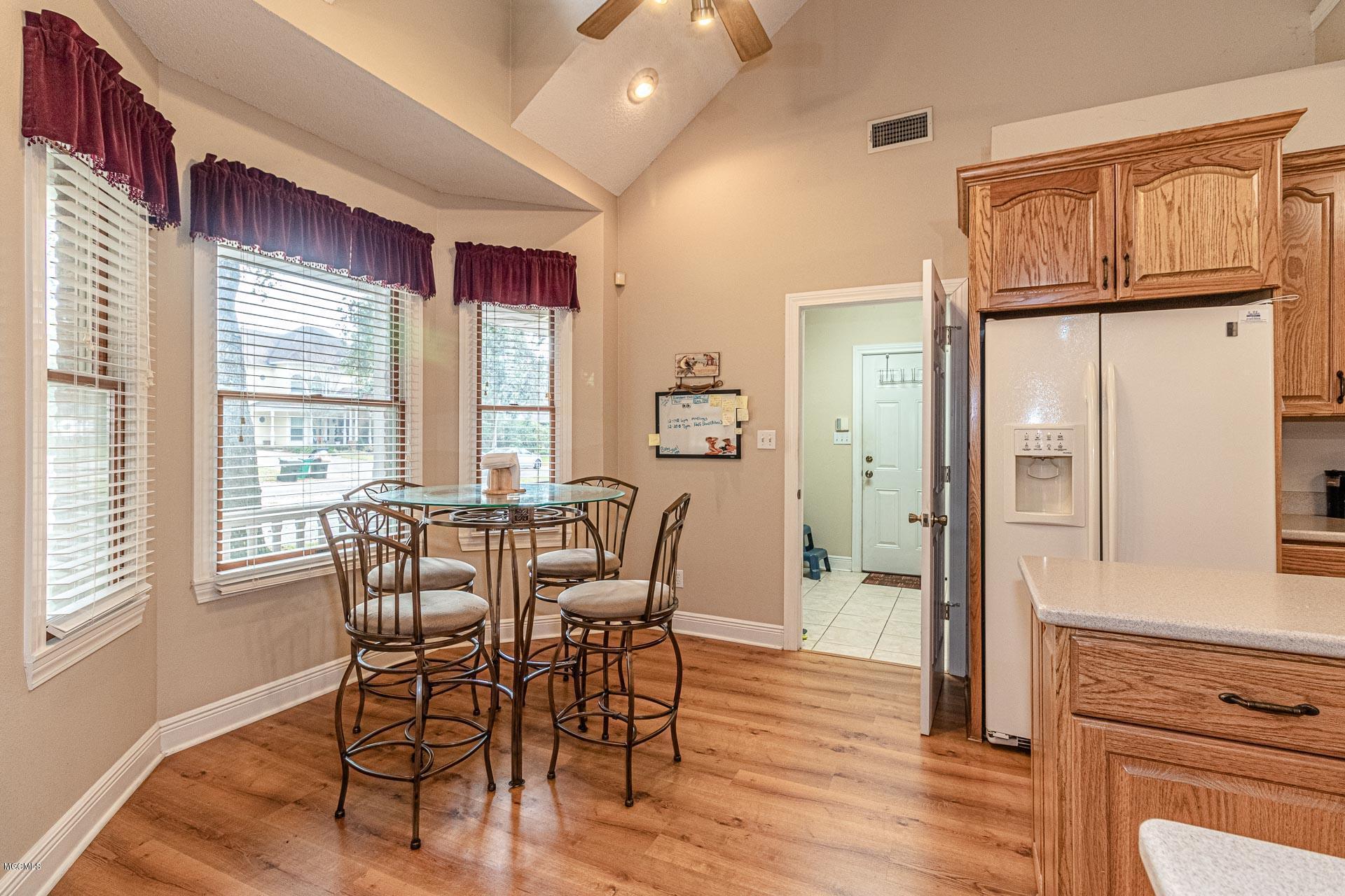 4913 Ridgewood Drive Moss Point, MS 39563 - Photo 11 of 37 Breakfast area 1.2