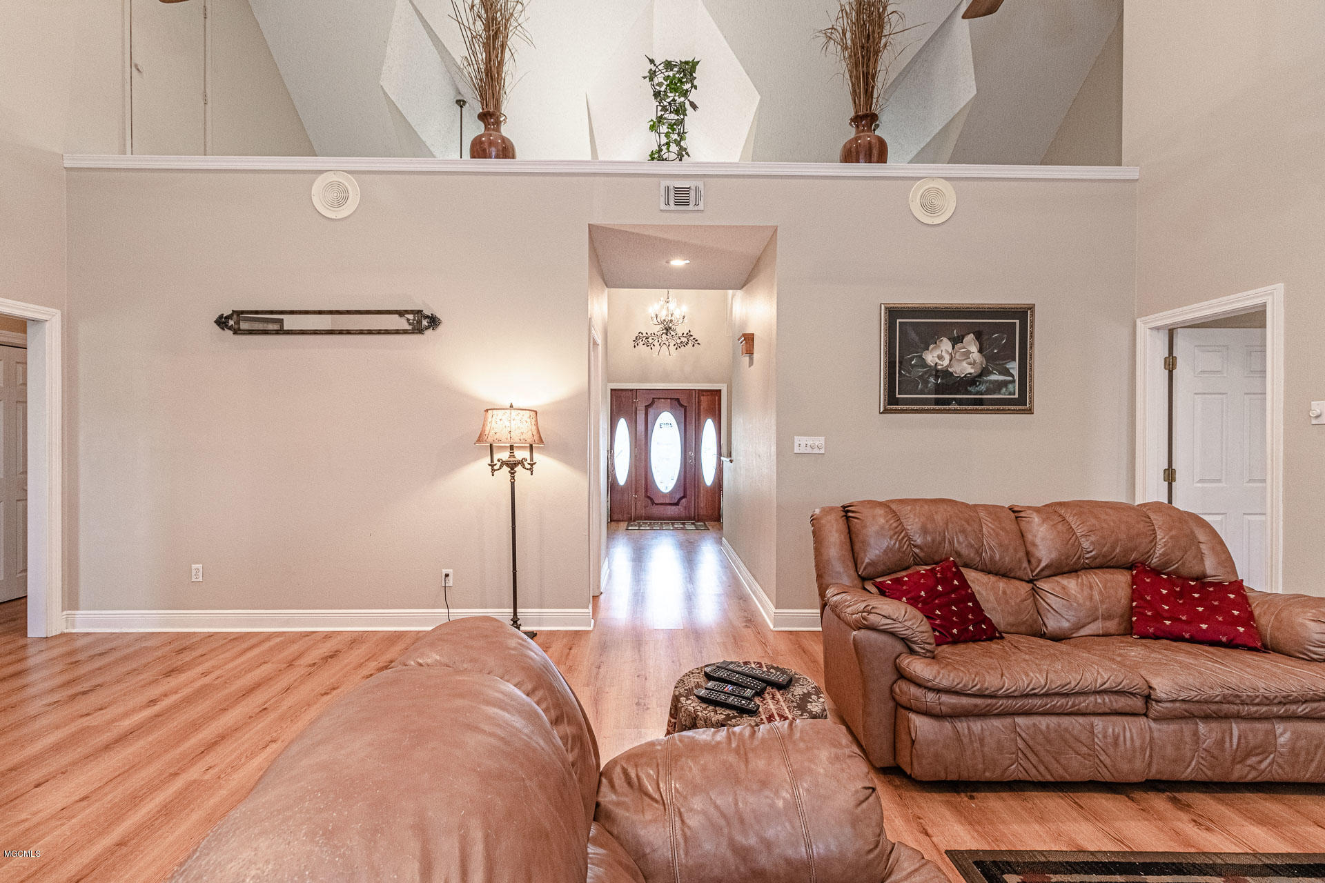 4913 Ridgewood Drive Moss Point, MS 39563 - Photo 17 of 37 Family room 1.4