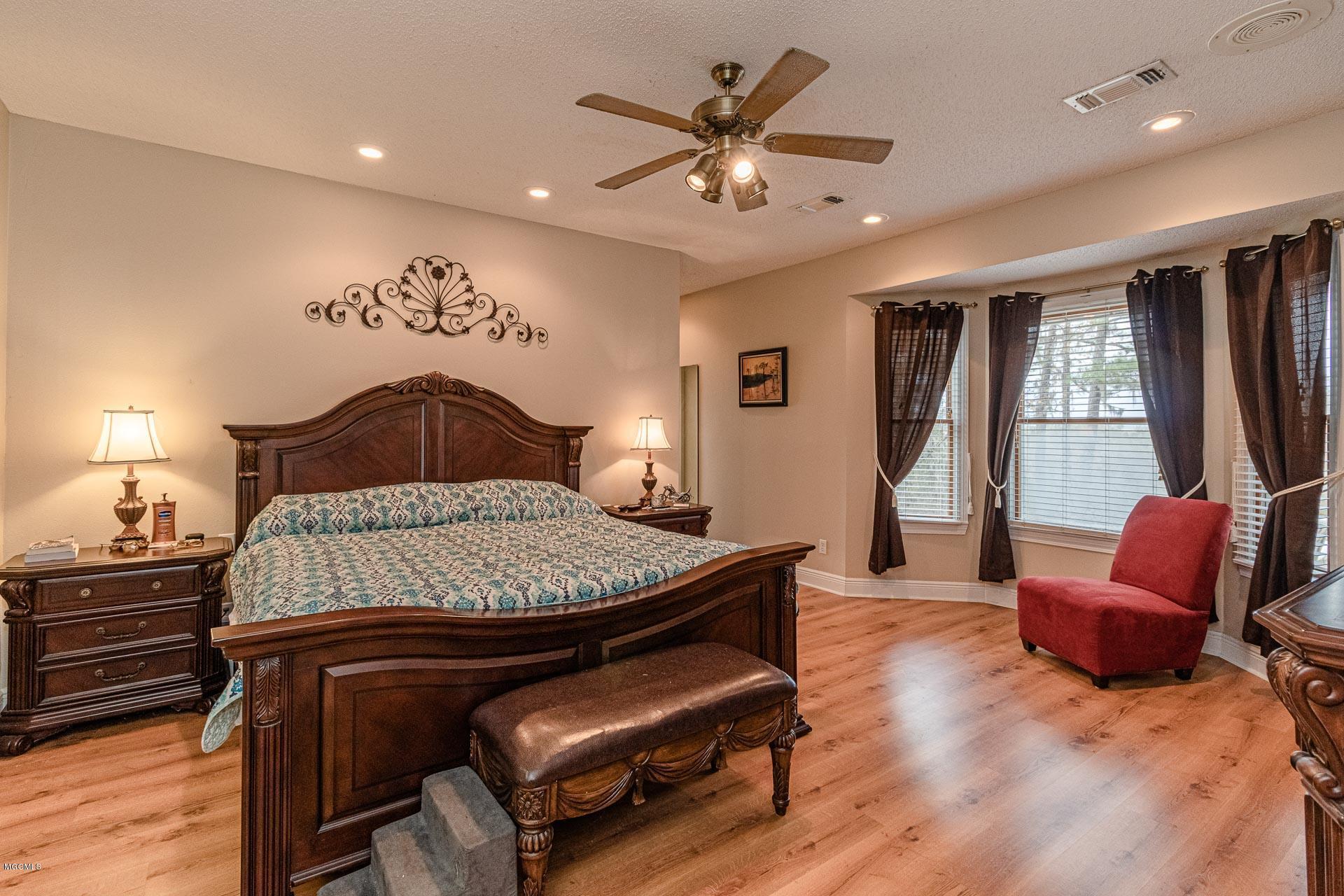 4913 Ridgewood Drive Moss Point, MS 39563 - Photo 18 of 37 Bedroom master 1.1