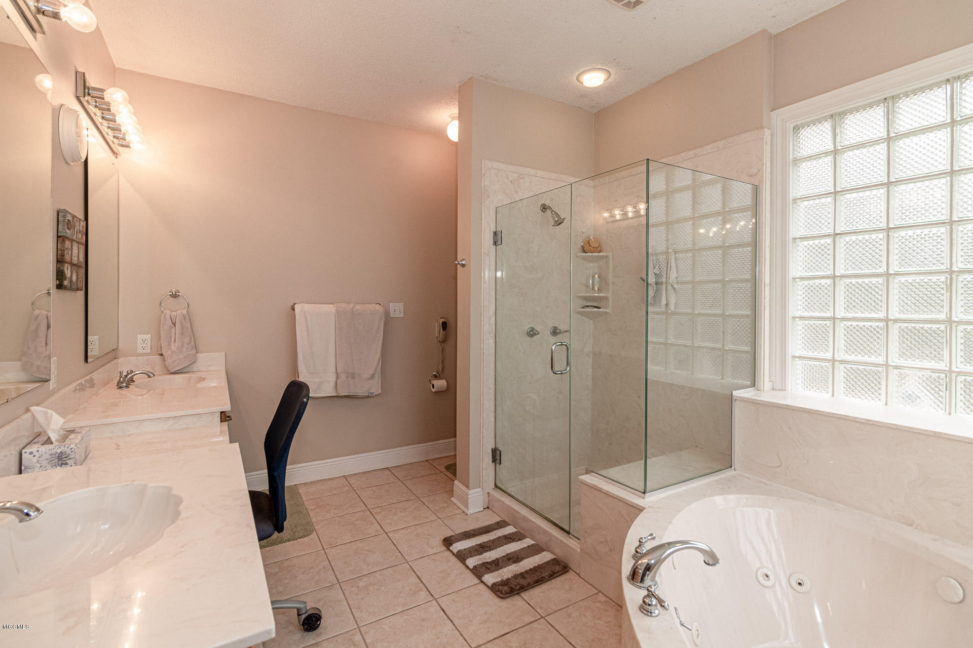 4913 Ridgewood Drive Moss Point, MS 39563 - Photo 20 of 37 Bath master 1.1