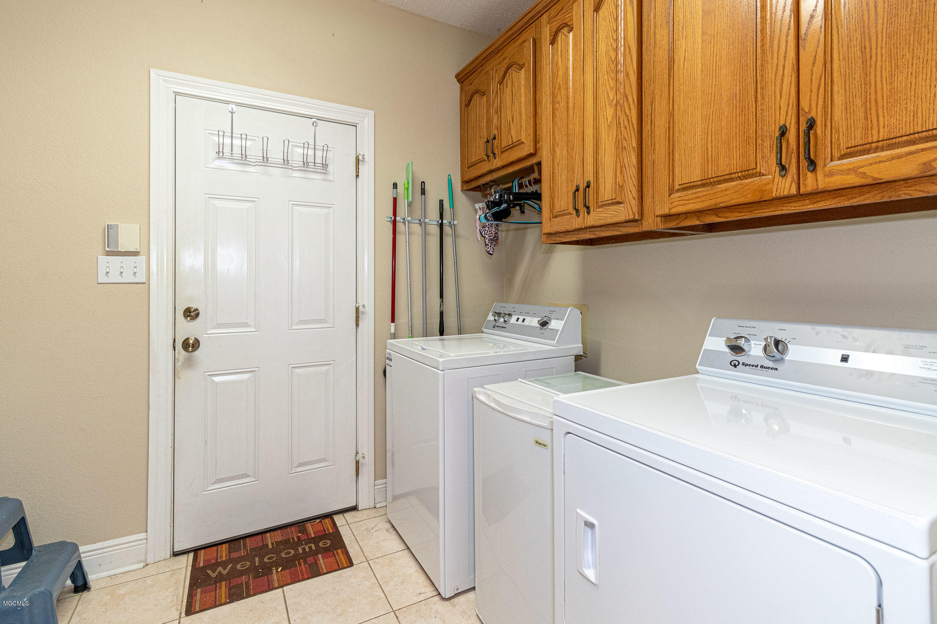 4913 Ridgewood Drive Moss Point, MS 39563 - Photo 32 of 37 Laundry room 1.1