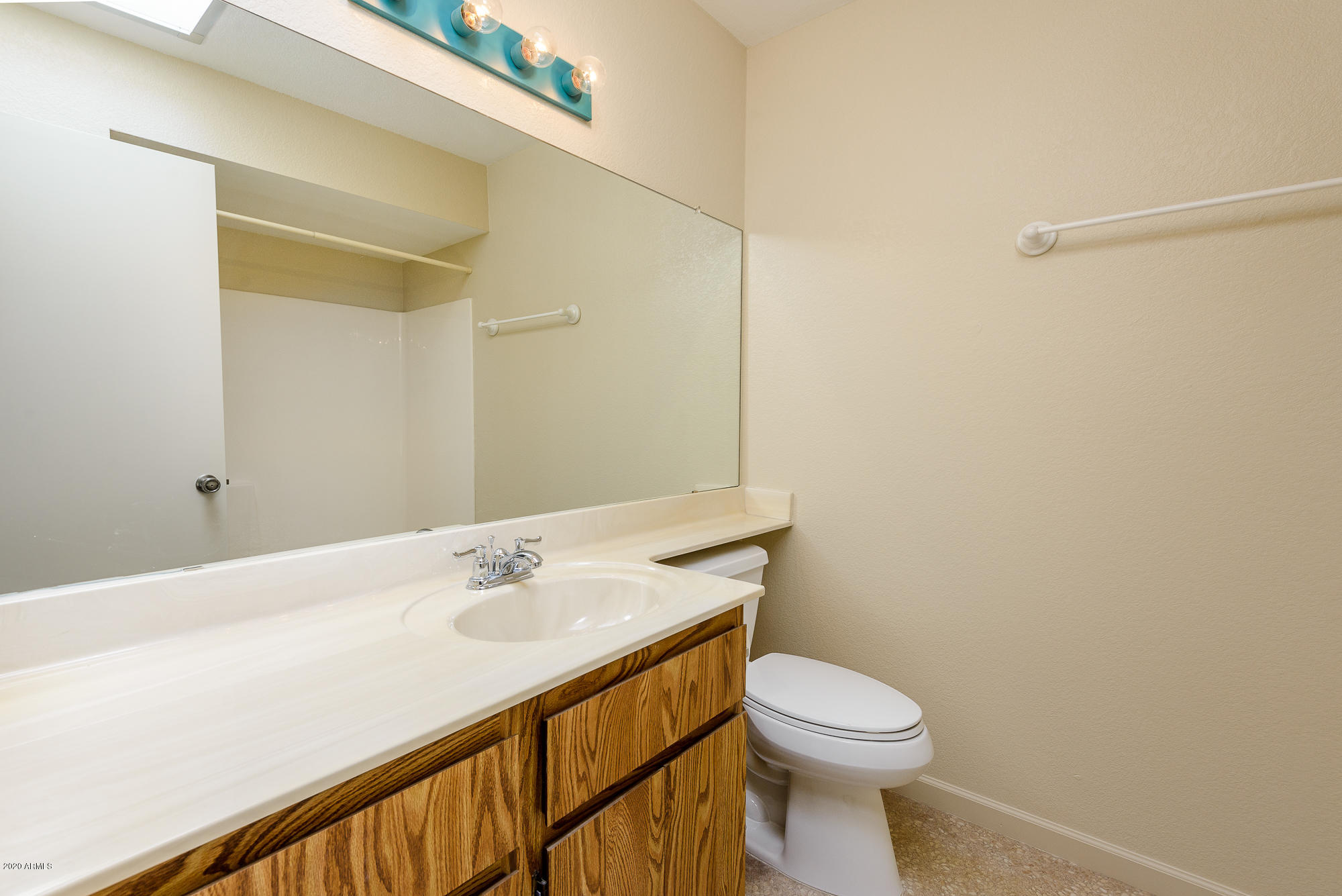 2539 East Wagoner Road Phoenix, AZ 85032 - Photo 17 of 26 Guest Bathroom