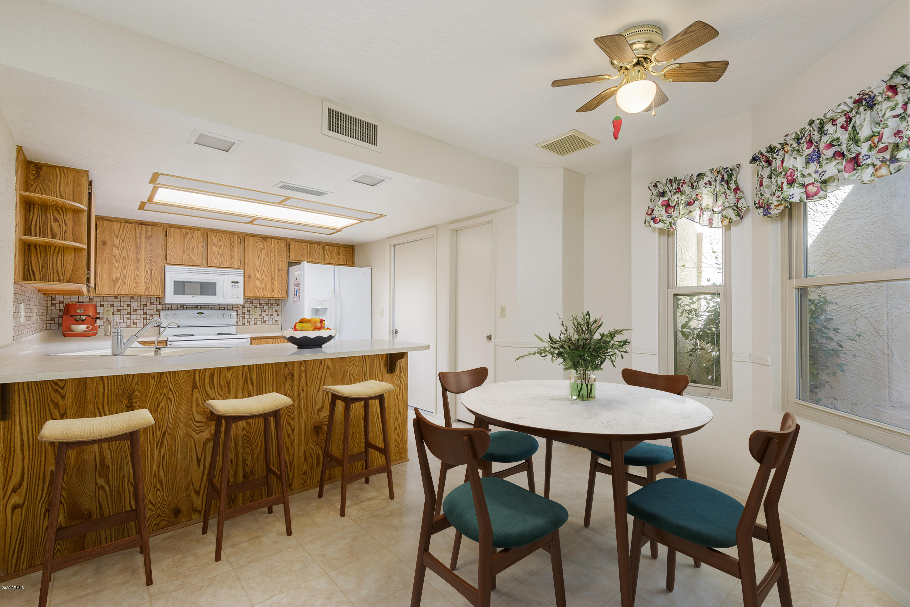 2539 East Wagoner Road Phoenix, AZ 85032 - Photo 4 of 26 Kitchen and Pretty Bay Window