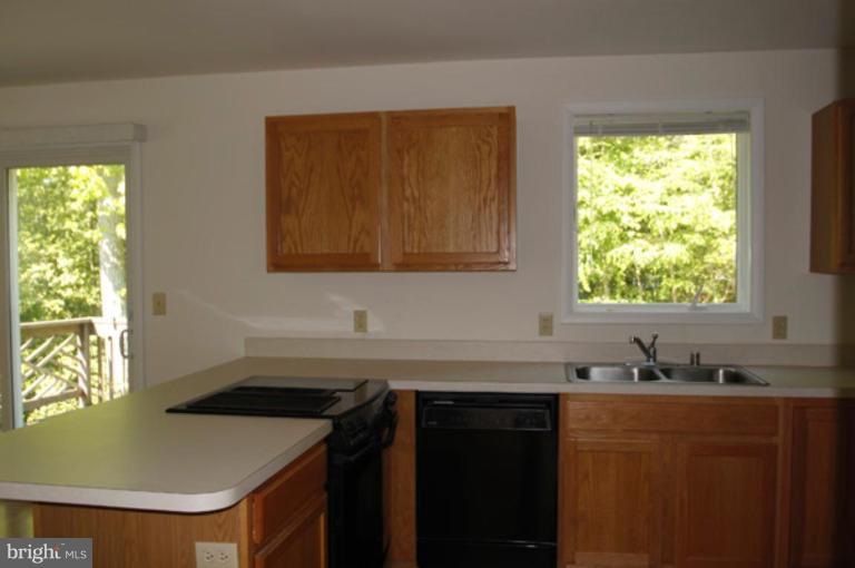 784 Valentine Road Crownsville, MD 21032 - Photo 3 of 13 Kitchen