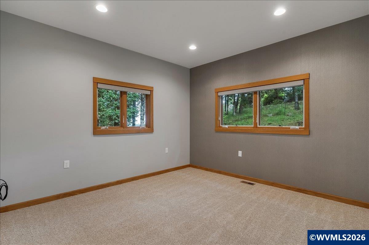 15577 Oakdale Road Dallas, OR 97338 - Photo 24 of 43