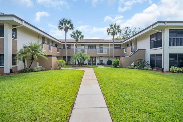 $225,000 | 2700 Nebraska Avenue, Unit 2203, Palm Harbor, FL 34684