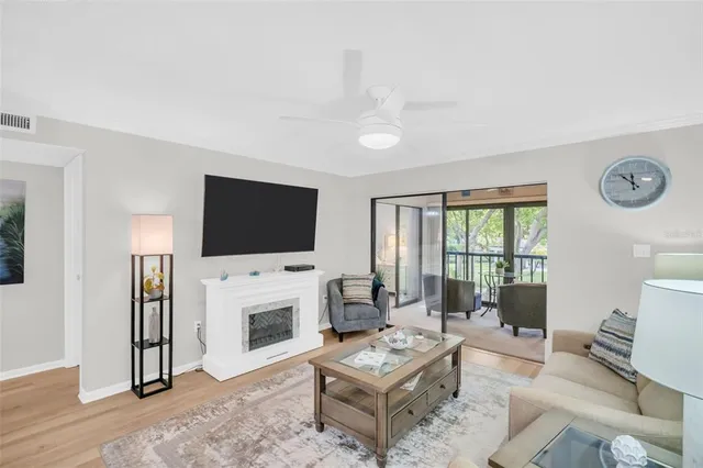 $225,000 | 2700 Nebraska Avenue, Unit 2203, Palm Harbor, FL 34684