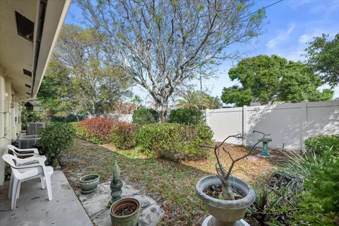 $249,999 | 10831 Southeast Sea Pines Circle, Hobe Sound, FL 33455