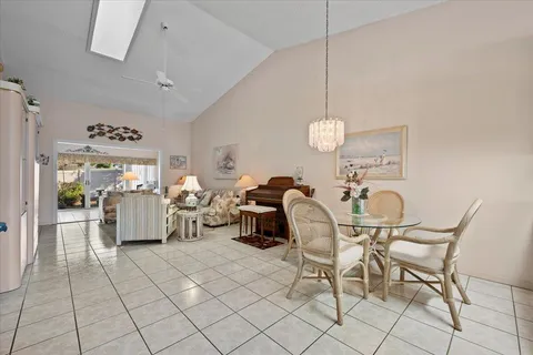 $249,999 | 10831 Southeast Sea Pines Circle, Hobe Sound, FL 33455