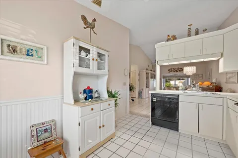 $249,999 | 10831 Southeast Sea Pines Circle, Hobe Sound, FL 33455