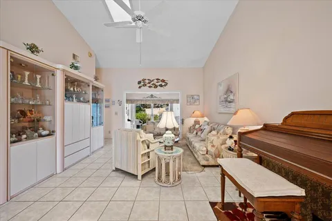 $249,999 | 10831 Southeast Sea Pines Circle, Hobe Sound, FL 33455