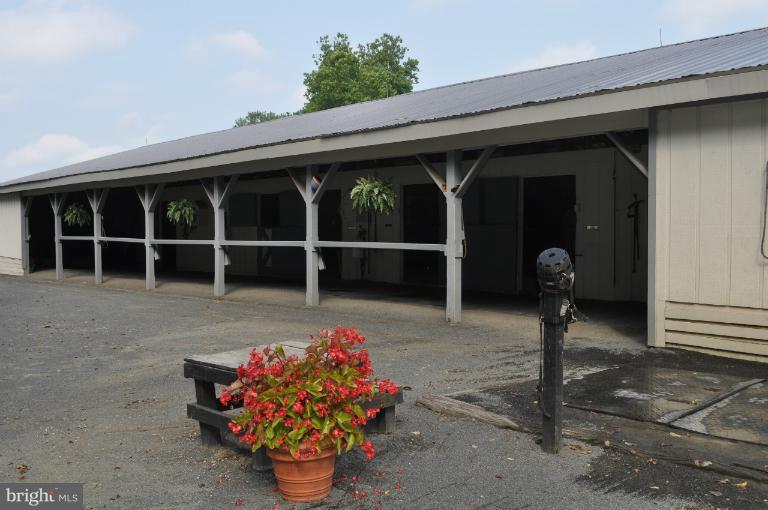 2476 5 Points Road Marshall, VA 20115 - Photo 15 of 30 Exterior (General)