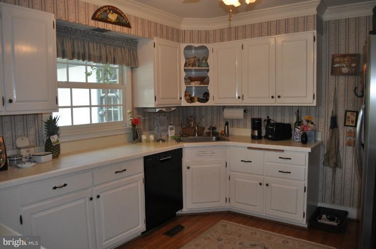 2476 5 Points Road Marshall, VA 20115 - Photo 20 of 30 Interior (General)
