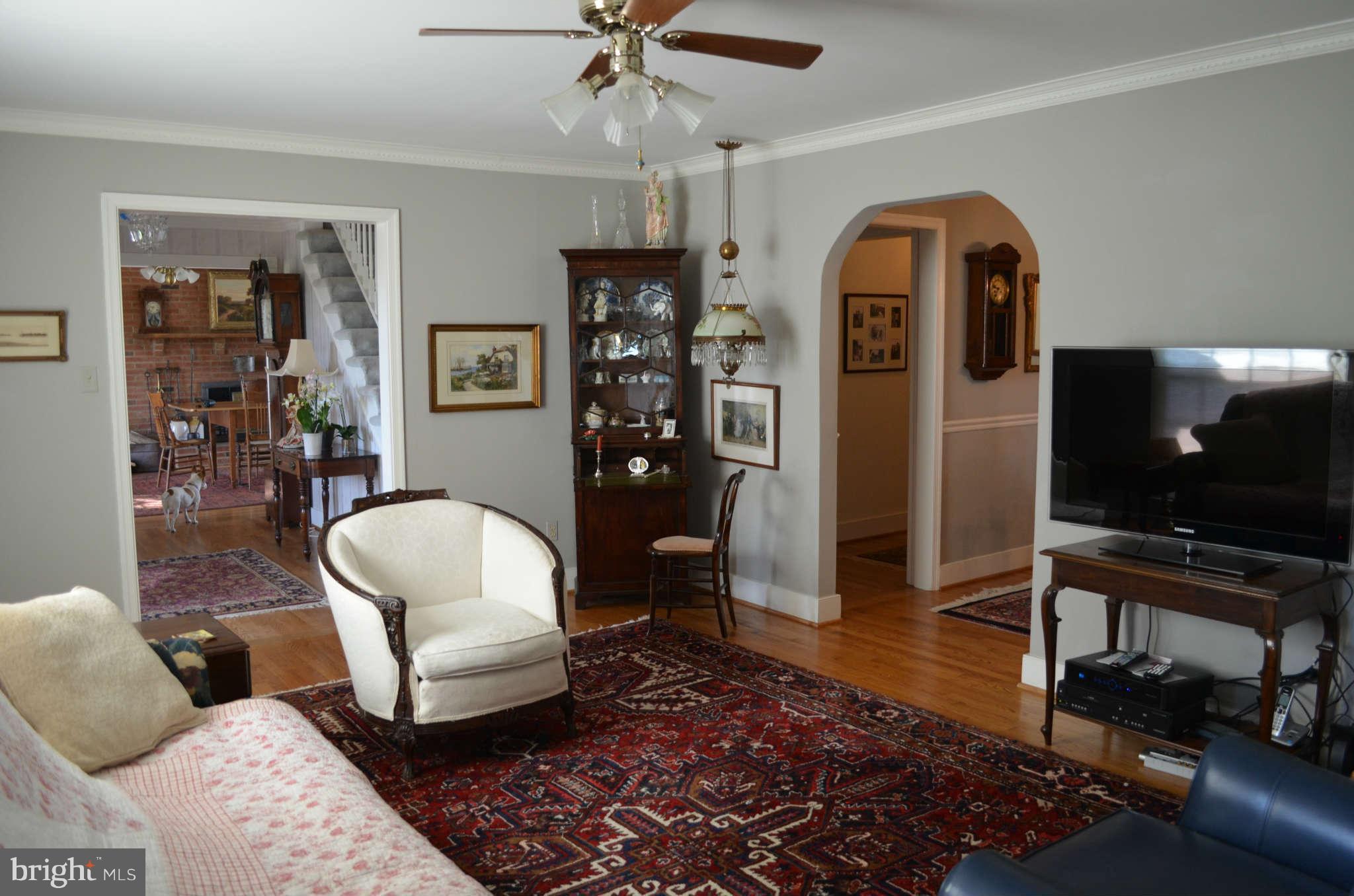2476 5 Points Road Marshall, VA 20115 - Photo 22 of 30 Living Room