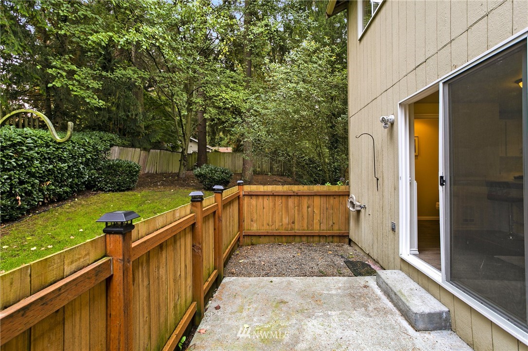 23317 Edmonds Way, Unit 8 Edmonds, WA 98026 - Photo 11 of 26 a view of balcony and yard