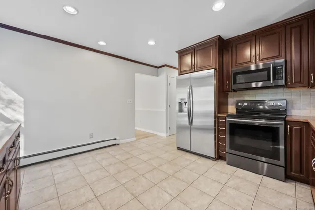 $615,000 | 34 Birchwood Road, Monroe, CT 06468