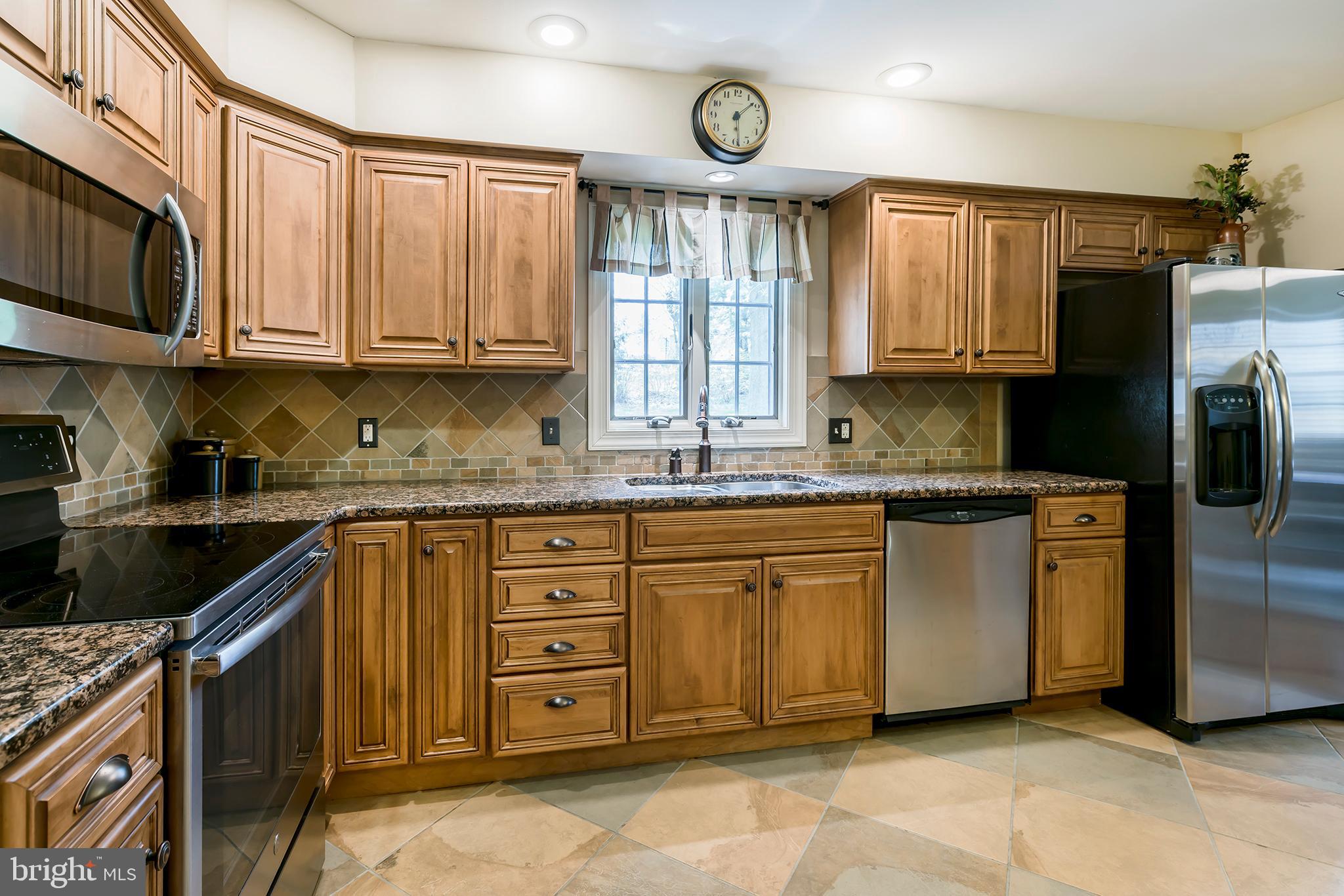 1828 Brubaker Run Road Lancaster, PA 17603 - Photo 3 of 23 Granite Kitchen