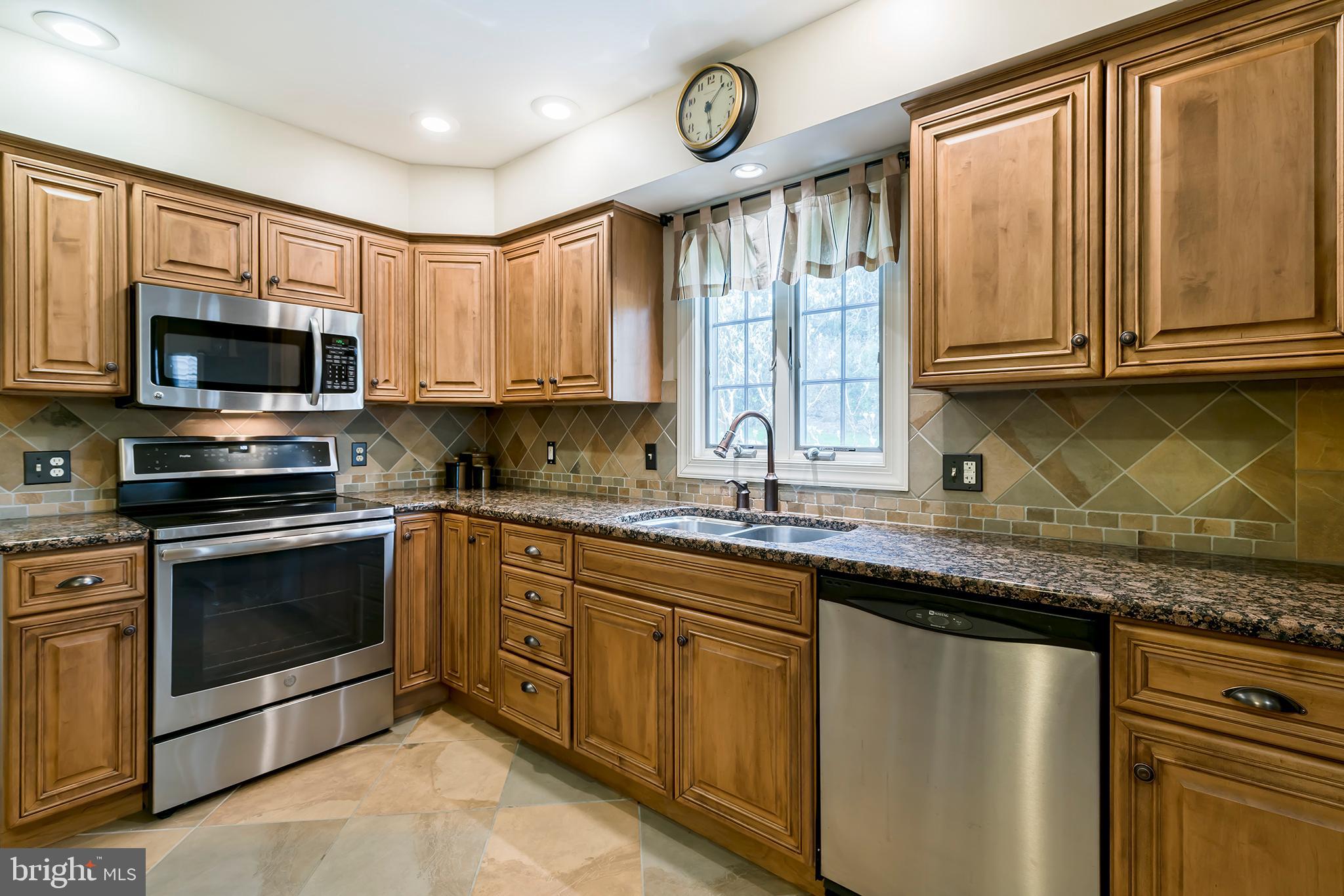 1828 Brubaker Run Road Lancaster, PA 17603 - Photo 4 of 23 Granite Kitchen 2