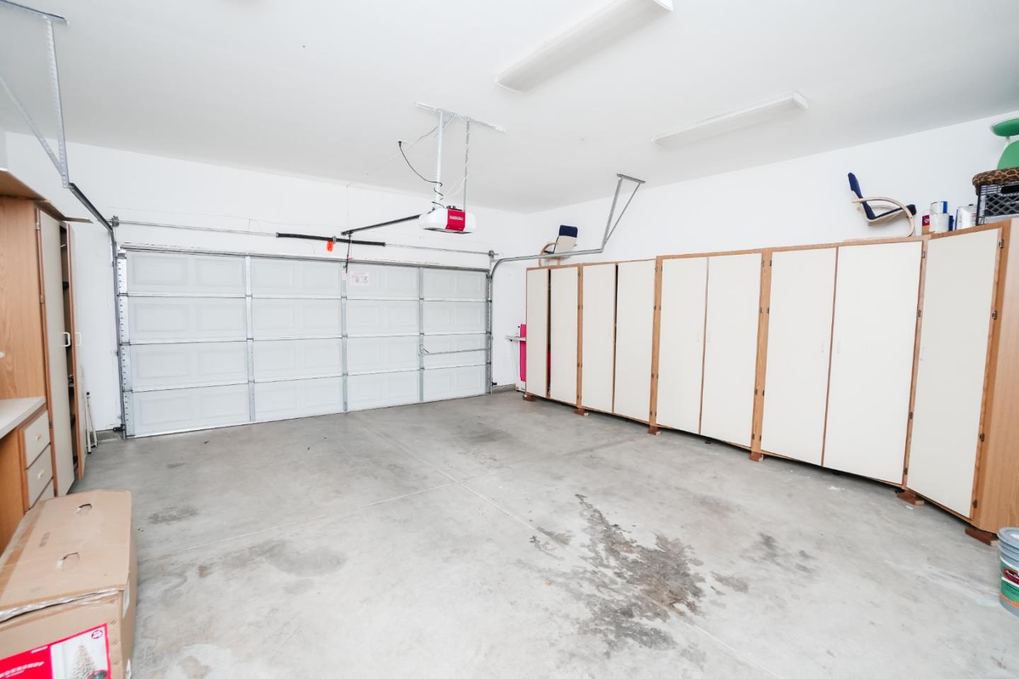 4609 Vía Fiori Modesto, CA 95357 - Photo 36 of 44 a view of a garage