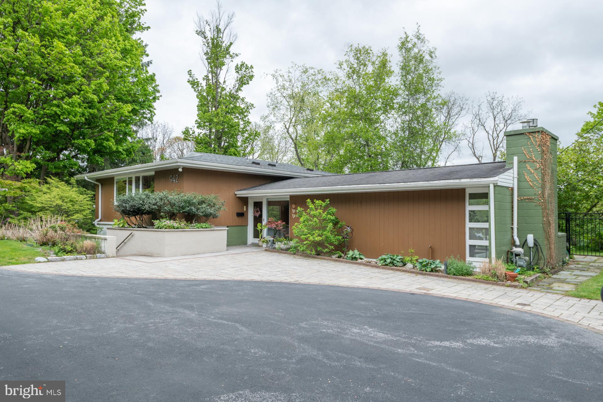 942 Robin Road State College, PA 16801 - Photo 8 of 110 Gallery Image 8