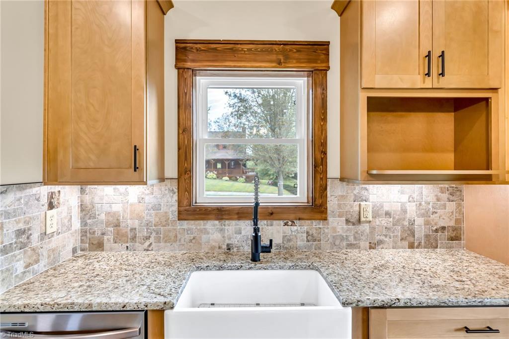 394 Bear Den Road Sparta, NC 28675 - Photo 15 of 48