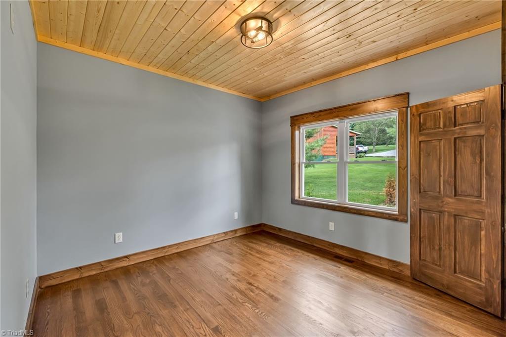 394 Bear Den Road Sparta, NC 28675 - Photo 28 of 48