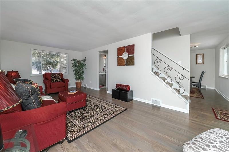 157 Poplar Ridge Road Pittsburgh, PA 15235 - Photo 2 of 19 Gallery Image 2