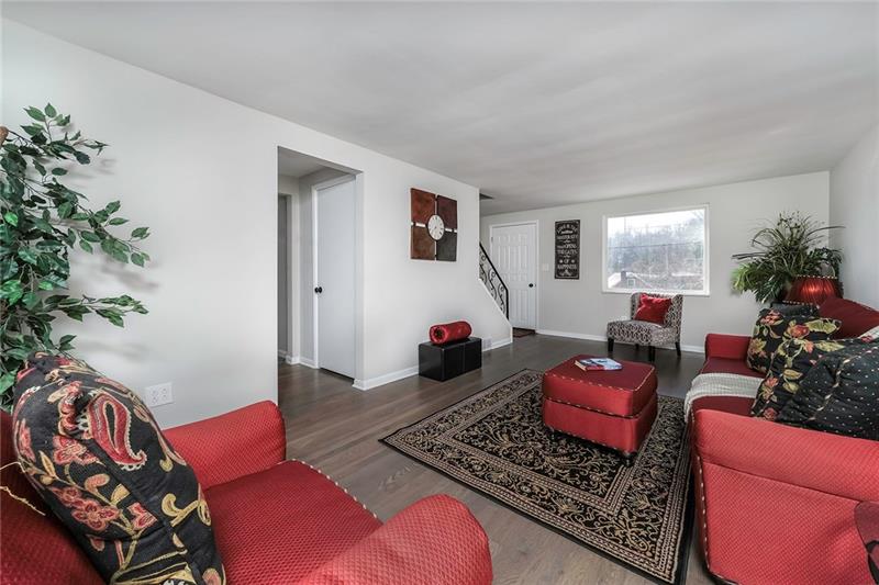 157 Poplar Ridge Road Pittsburgh, PA 15235 - Photo 3 of 19 Gallery Image 3