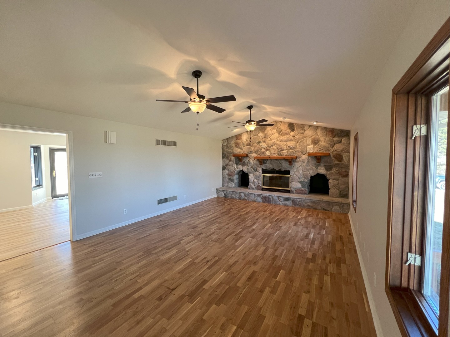 37432 South Macks Road Wilmington, IL 60481 - Photo 2 of 45 Gallery Image 2