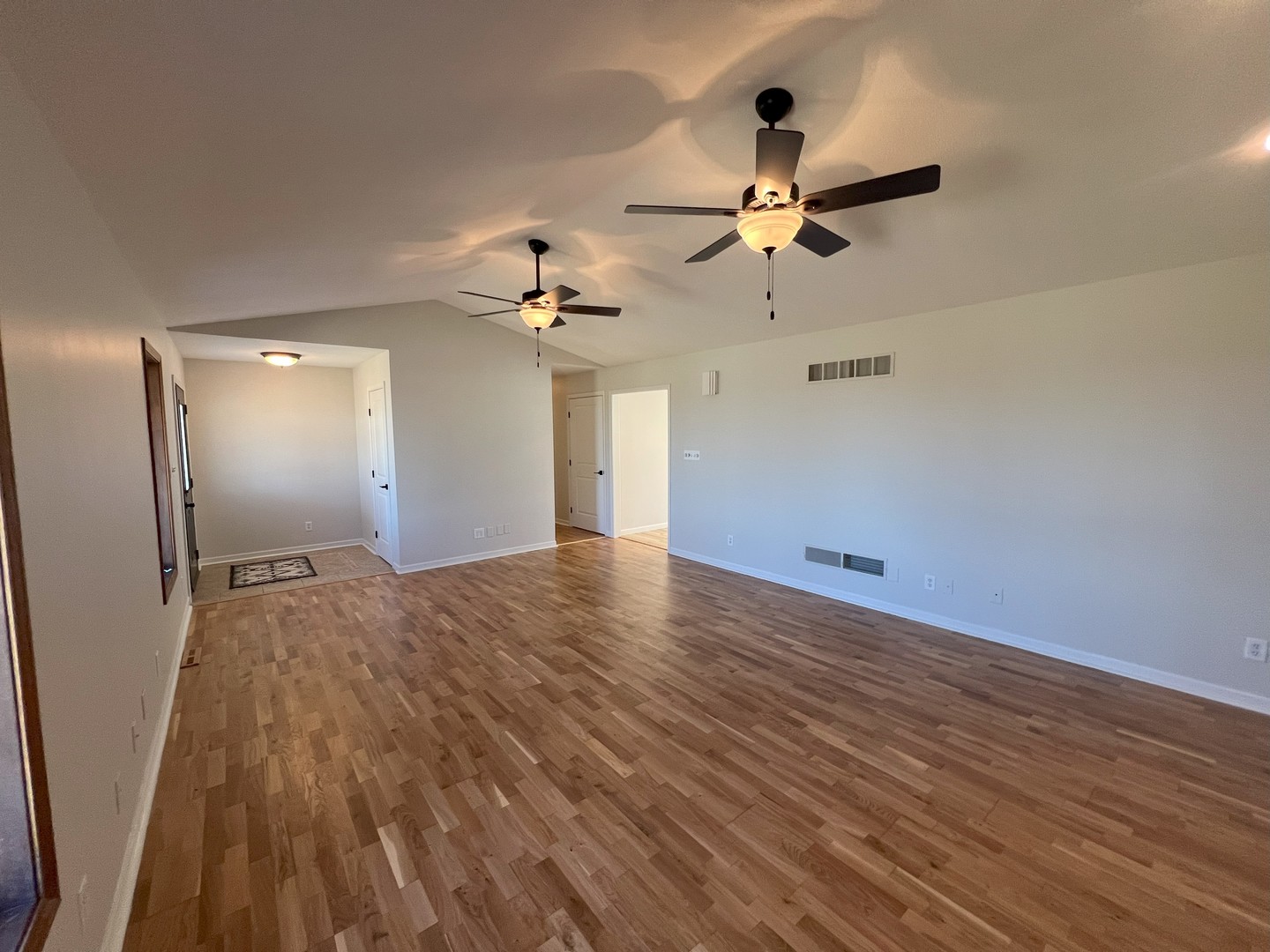 37432 South Macks Road Wilmington, IL 60481 - Photo 3 of 45 Gallery Image 3