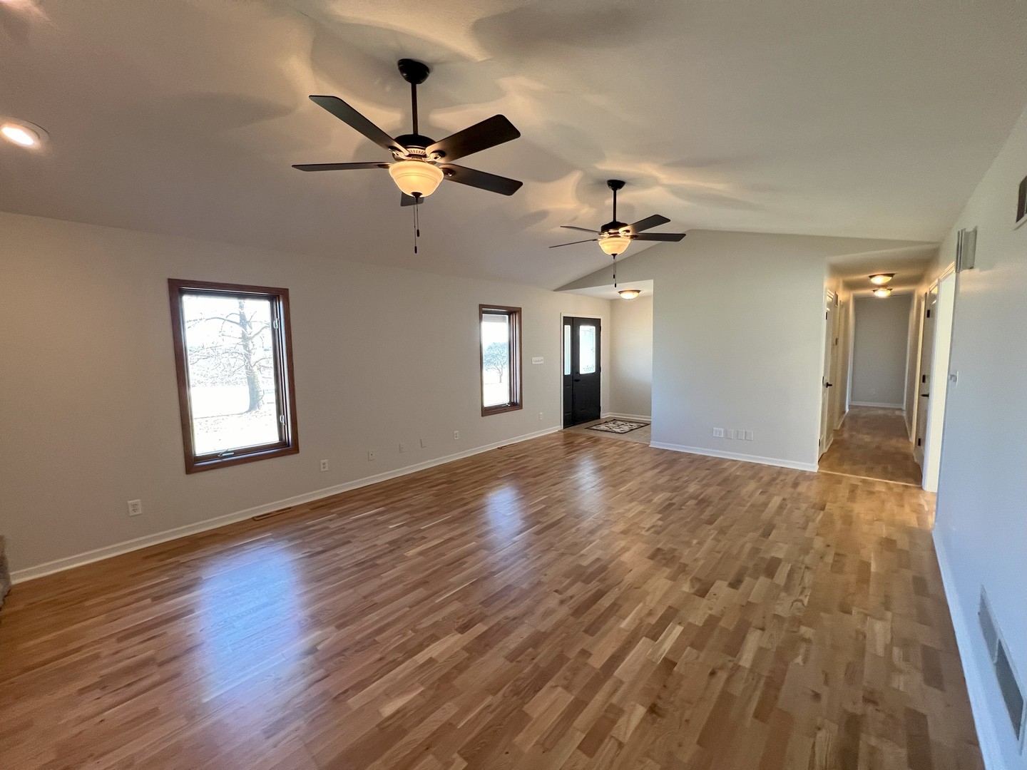 37432 South Macks Road Wilmington, IL 60481 - Photo 4 of 45 Gallery Image 4