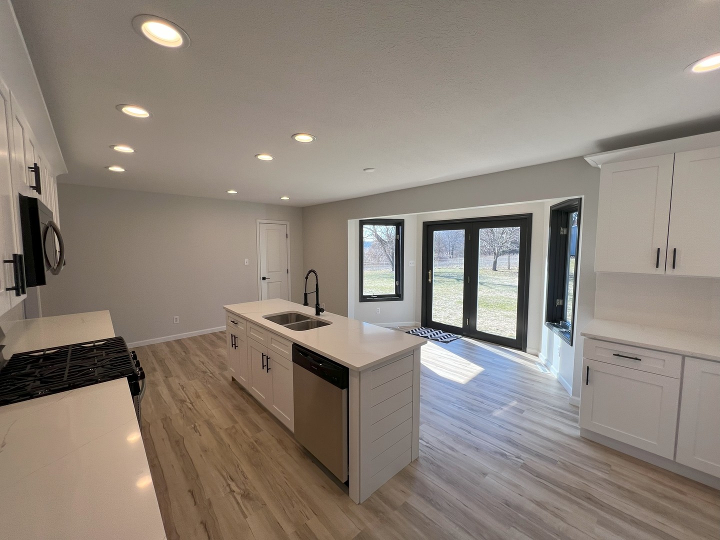37432 South Macks Road Wilmington, IL 60481 - Photo 8 of 45 Gallery Image 8
