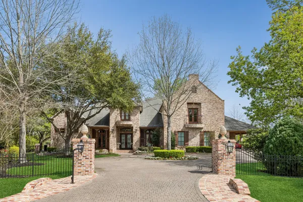 $2,600,000 | 27306 Owosso Court, Spring, TX 77386