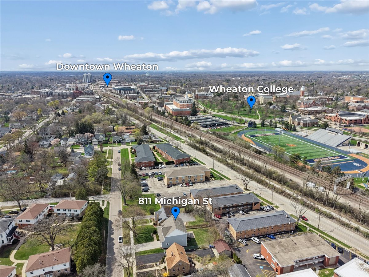 811 Michigan Street Wheaton, IL 60187 - Photo 30 of 33 an aerial view of a city