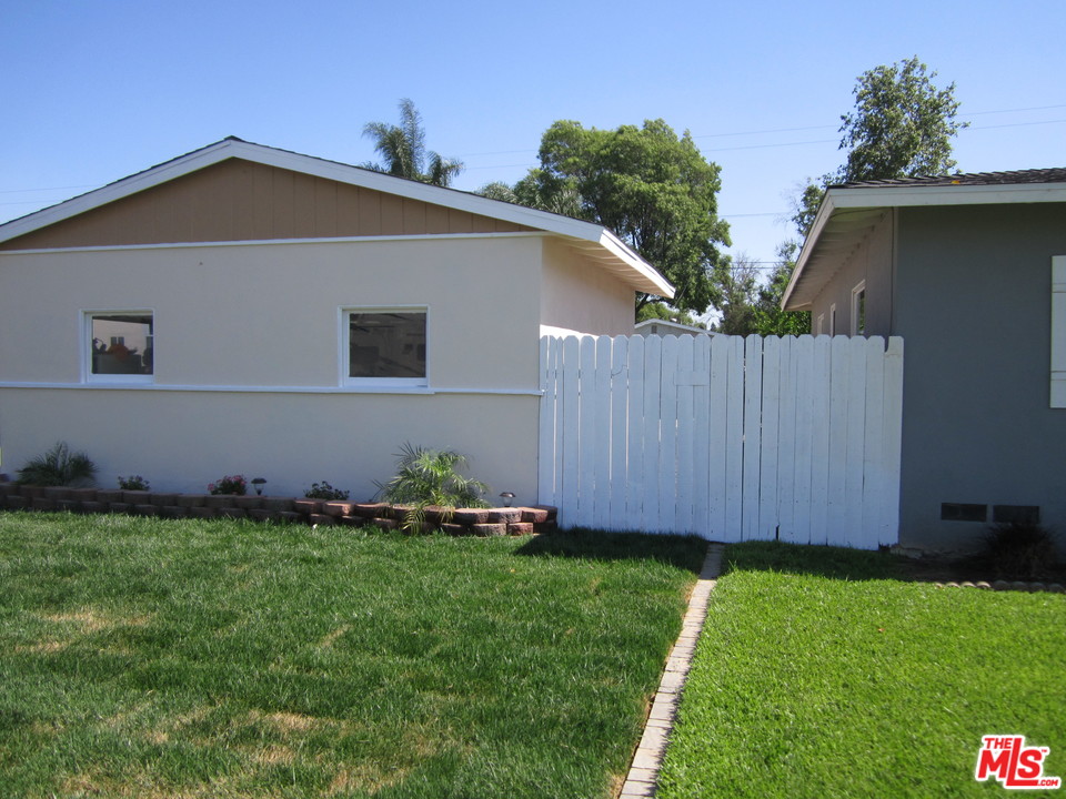 4876 Beatty Drive Riverside, CA 92506 - Photo 12 of 28